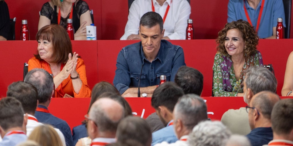 Sánchez intenta sacar cabeza contra la corrupción y el machismo mientras otro de sus colaboradores se ve salpicado