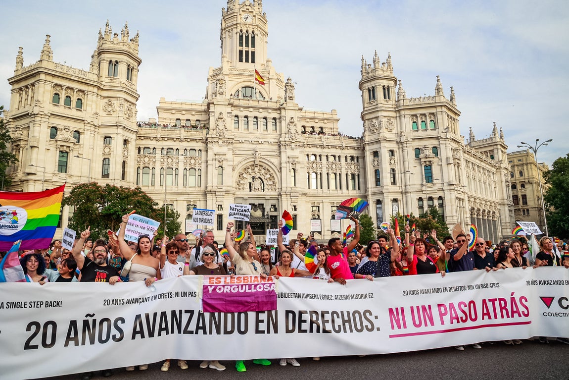 La cabecera de la manifestación, a su llegada a la plaza de Cibeles