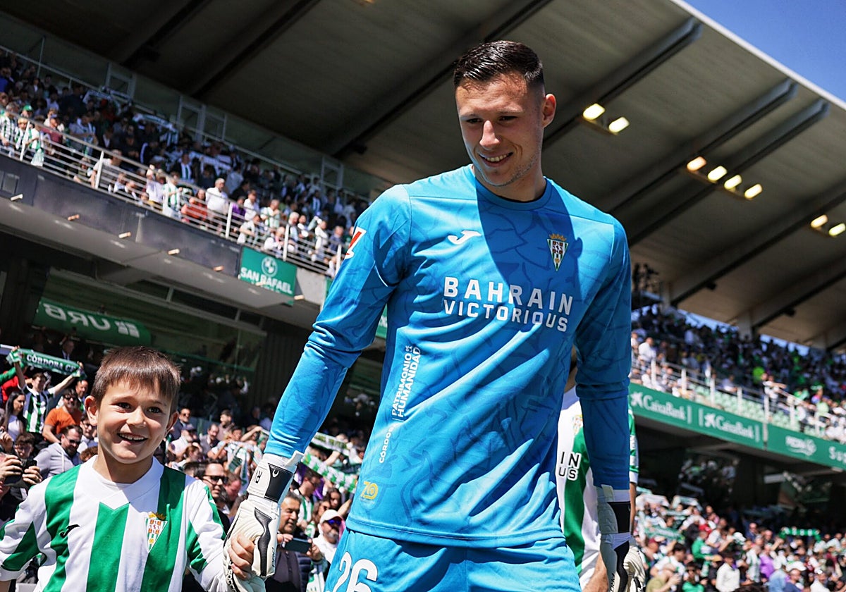 El portero blanquiverde Ramón Vila en El Arcángel