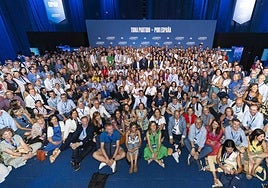 La política gallega gana peso en el PP y continúa diluyéndose en el seno del PSOE