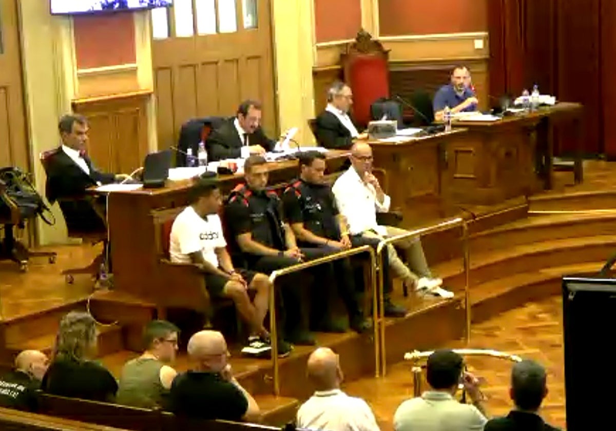 Los peritos, durante la tercera sesión del juicio por la ejecución de Valentín Moreno