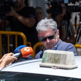 La figura de Santos Cerdán en la sombra