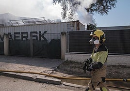 Las empresas deciden hoy si se puede trabajar en el polígono Ródano de Azuqueca tras el incendio