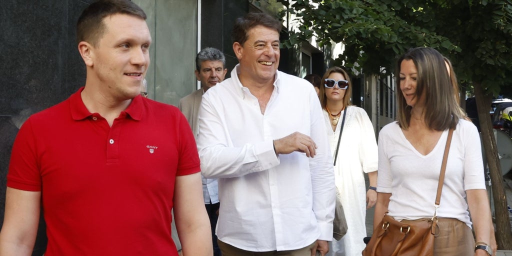 Besteiro ve «apoyo cerrado» a Sánchez tras el Comité Federal del PSOE frente a un PP que sale «más ultra» de su Congreso