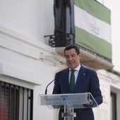El presidente Juanma Moreno durante el discurso en Casares