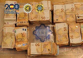 Desarticulada una organización criminal vinculada con la incautación de 16 toneladas de cocaína en Hamburgo: operaba en España y se intervinieron más de dos millones de euros