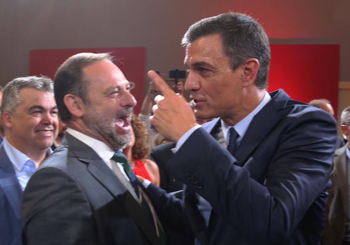 José Luis Ábalos y Pedro Sánchez