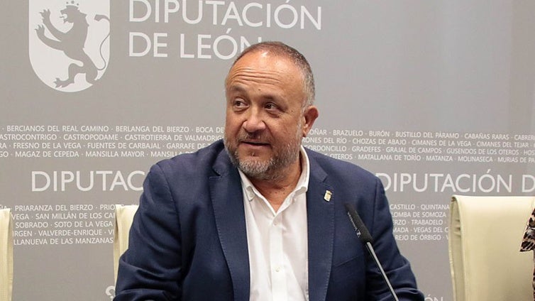 El presidente de la Diputación, al alcalde de León: «Hay gente que intenta echar mierda sobre el PSOE»
