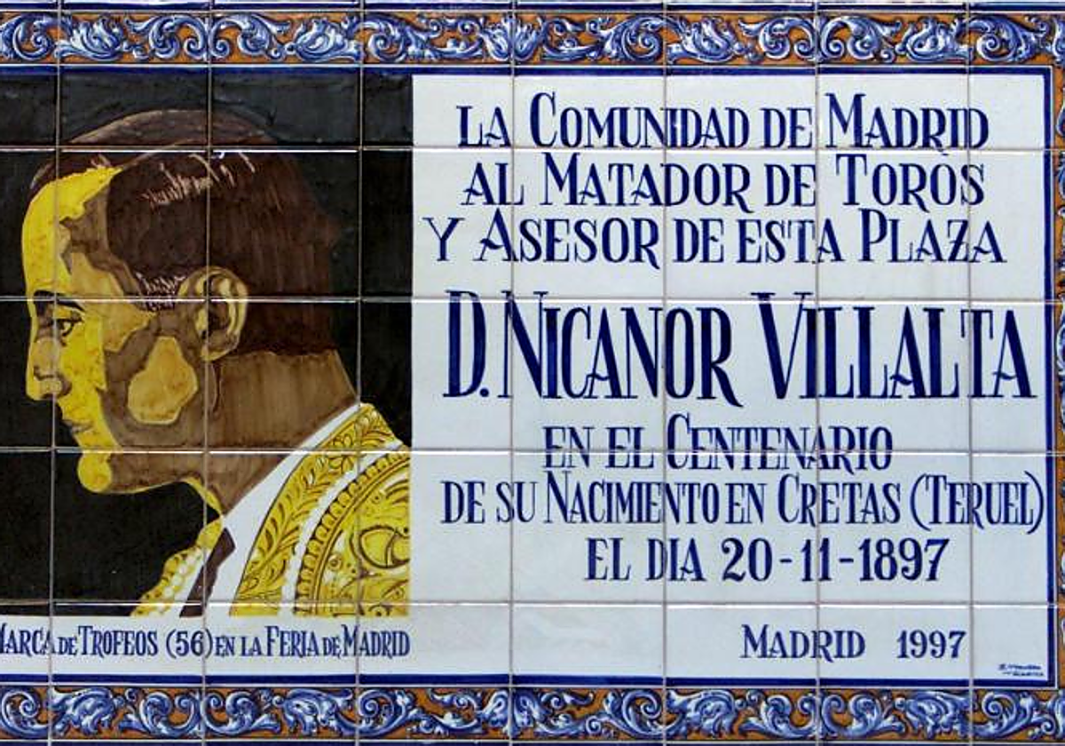 Azulejos en homenaje a Nicanor Villalta en la plaza de toros de Las Ventas (Madrid)