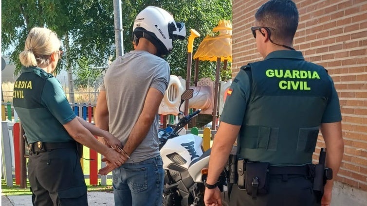 Detenidos dos repartidores de comida rápida por agredirse tras una discusión de tráfico