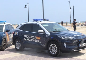 Rescatan a un trabajador a punto de caer desde 20 metros de altura en una azotea en Valencia