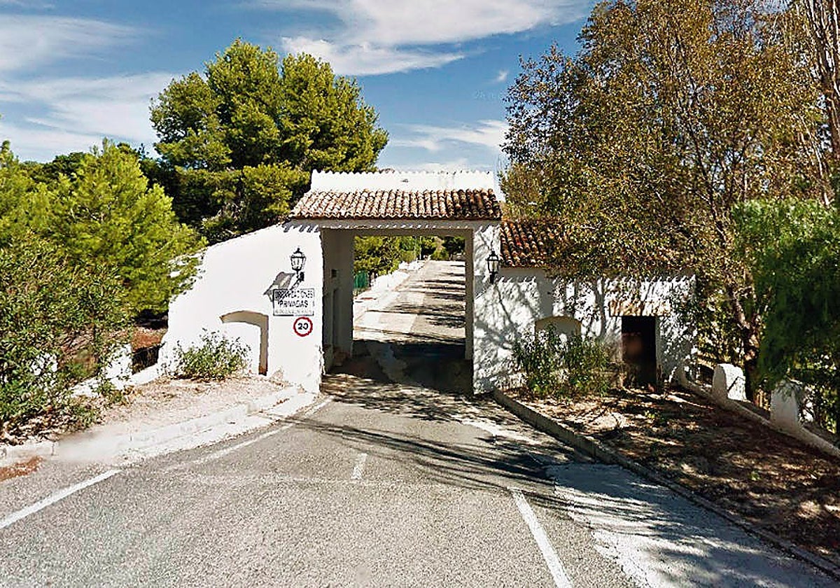 Acceso a la Urbanización Maigmó en Tibi (Alicante)