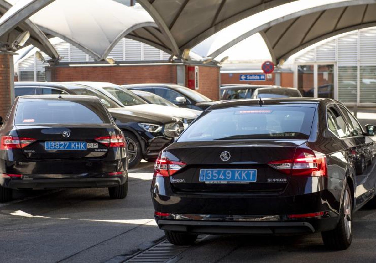 Varios VTC en Madrid