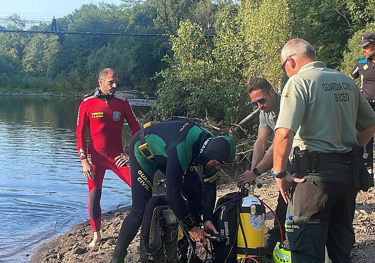 La Guardia Civil, durante las labores de búsqueda.