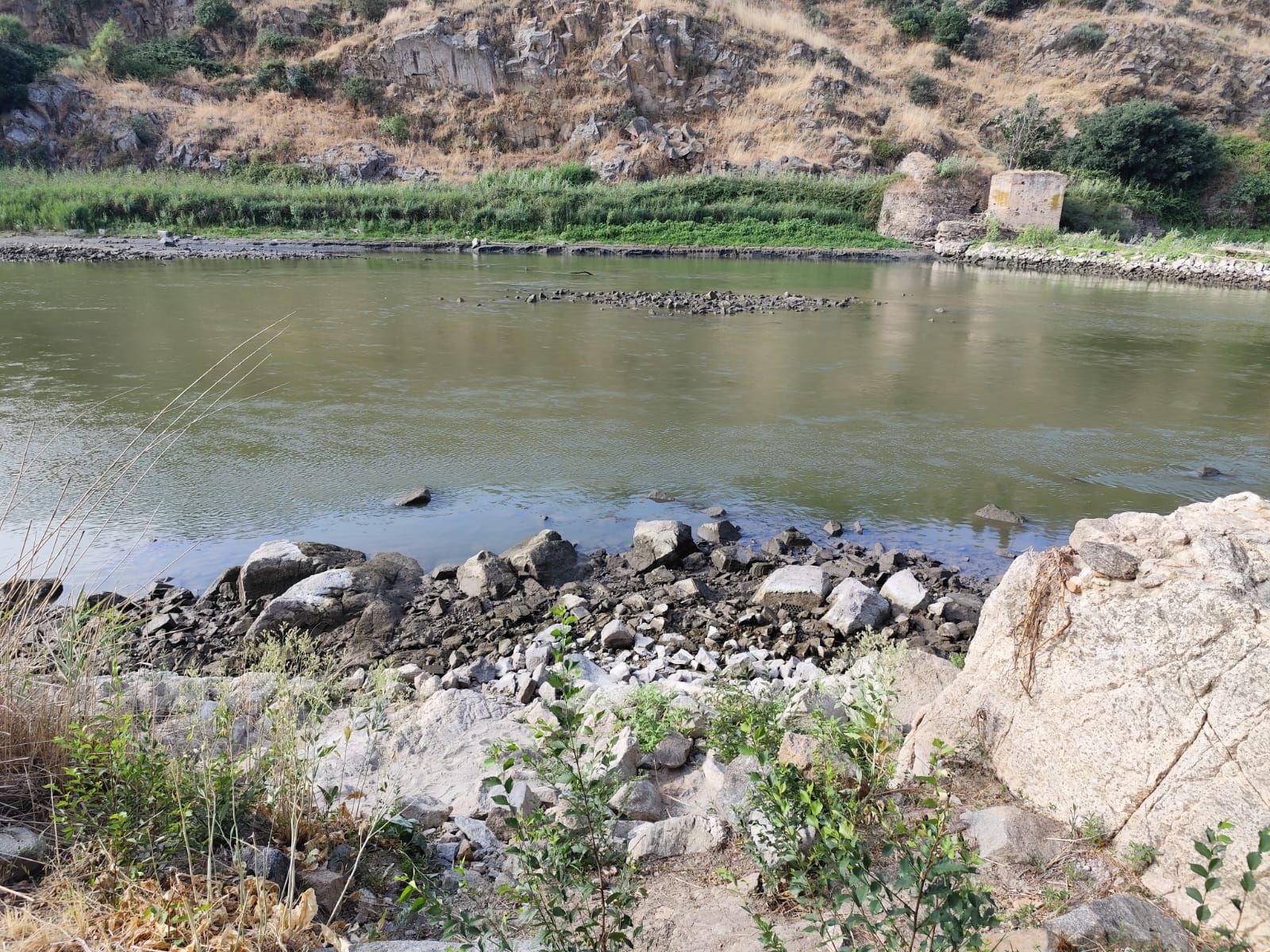 Las imágenes de la espectacular bajada del caudal del Tajo a su paso por Toledo