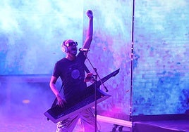 Corazón pop, luz y color para el Festival de la Guitarra: el espectáculo de La Casa Azul