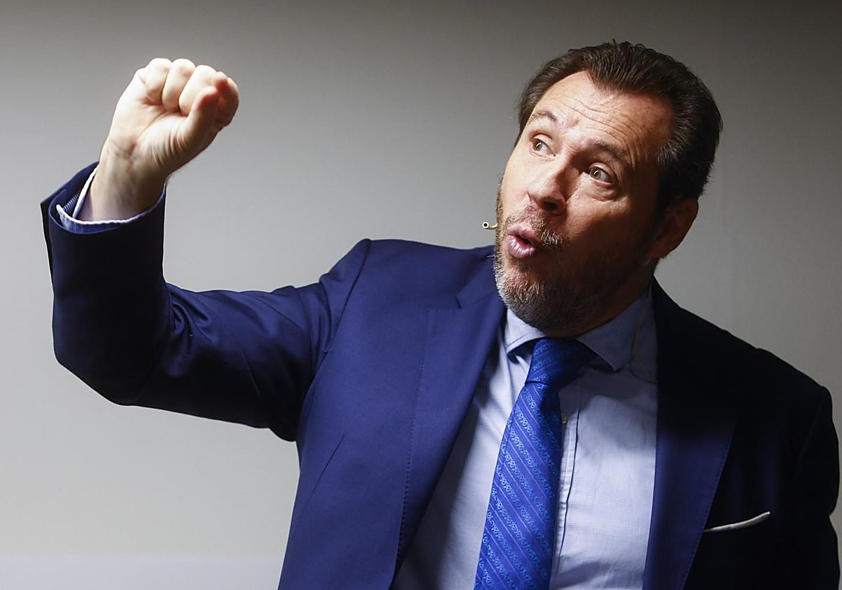 El ministro de Transportes y Movilidad Sostenible, Óscar Puente, este jueves en Barcelona