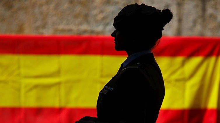 La bandera nacional corona un año más las Jornadas Napoleónicas de Ciudad Rodrigo