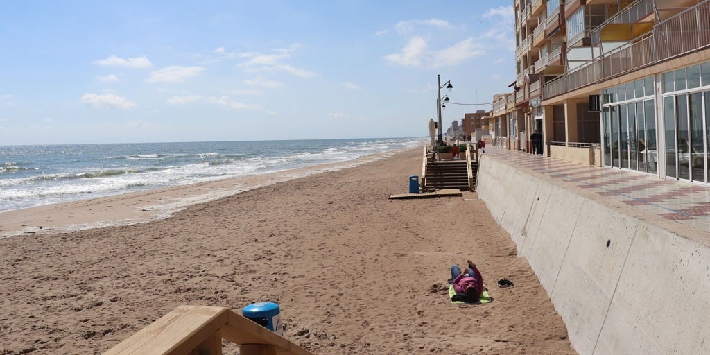 Cierran tres playas en Valencia y dos en Alicante por contaminación fecal