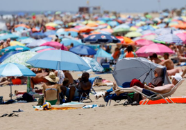 Los empresarios canarios esperan un crecimiento de un 2,8% para este verano