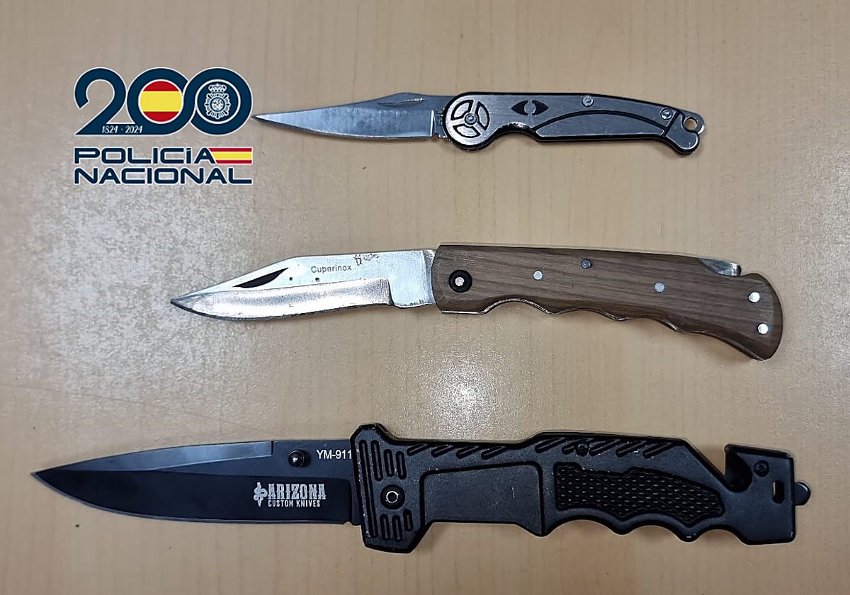 Imagen de las navajas utilizadas en la pelea