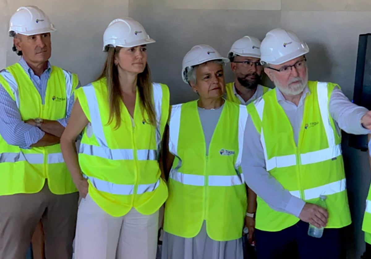 La ministra para la Transición Ecológica y el Reto Demográfico y vicepresidenta tercera, Sara Aagesen, visita la Brigada de Refuerzo en Incendios Forestales de Cuenca.