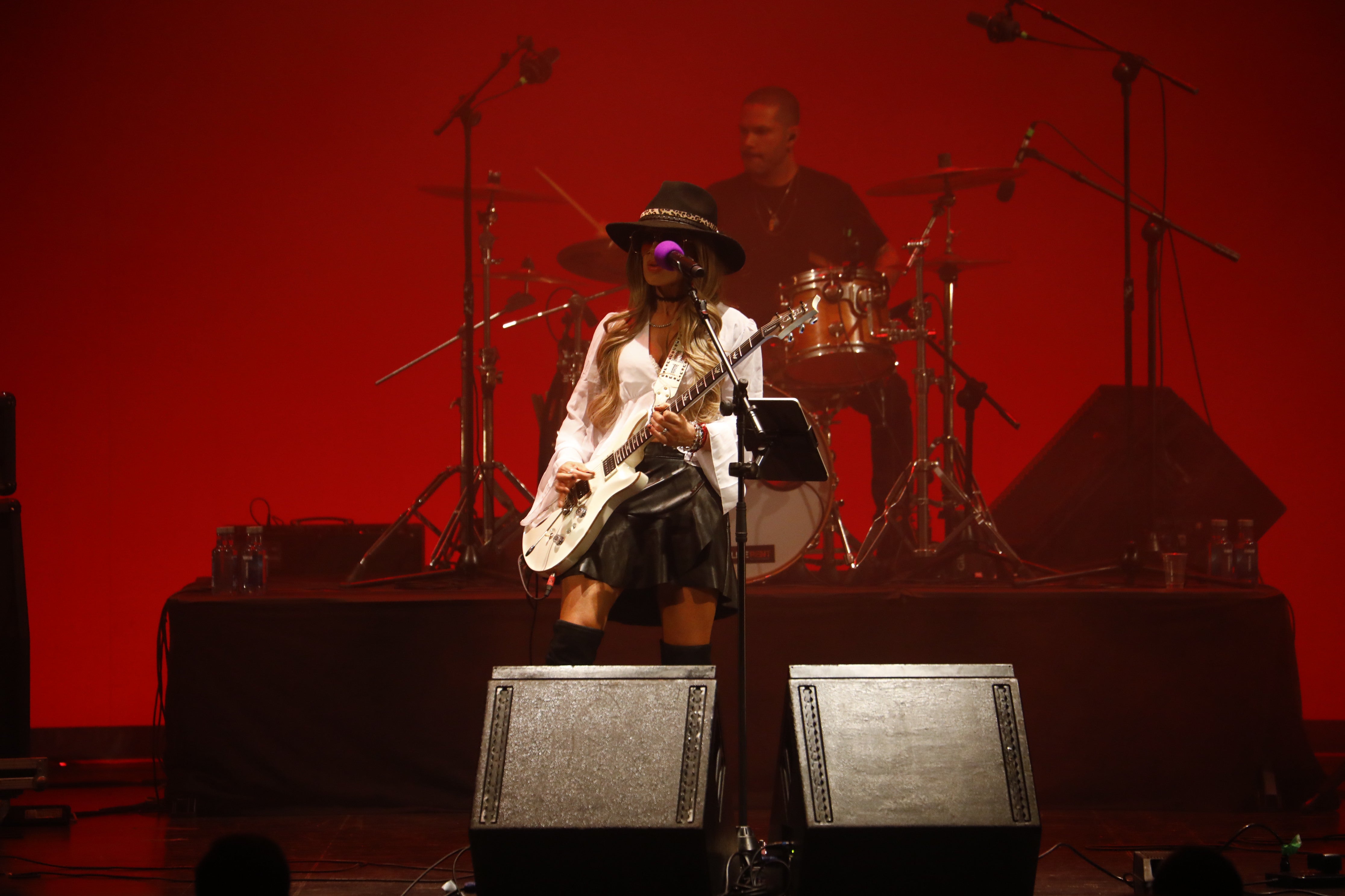 Las mejores imágenes del concierto de Orianthi, la diva australiana del blues y el rock en Córdoba