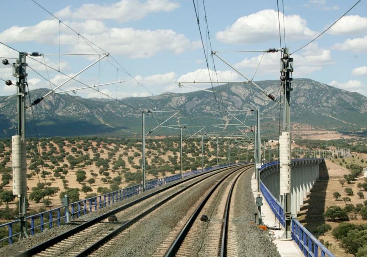 Retrasos importantes en numerosos trenes con destino u origen en Andalucía por una nueva incidencia en la Sagra toledana