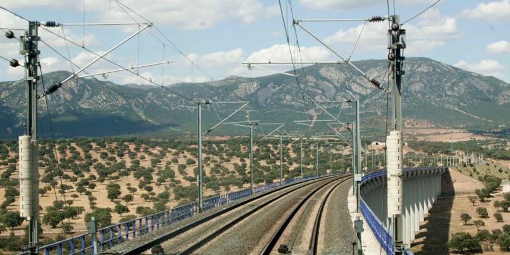 Retrasos importantes en numerosos trenes con destino u origen en Andalucía por una nueva incidencia en La Sagra toledana
