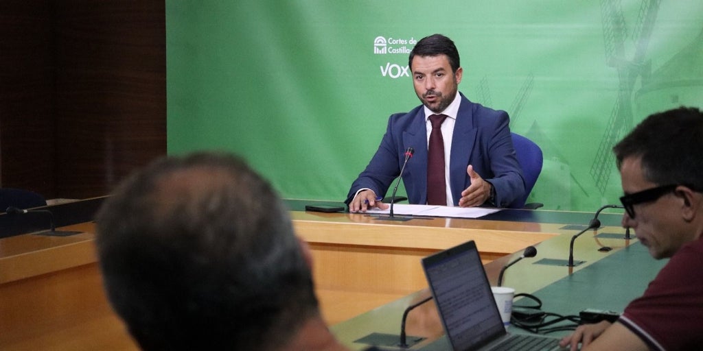 Iván Sánchez (Vox): «Page critica la financiación singular para Cataluña mientras pacta con el PP una agencia tributaria autonómica al estilo catalán»