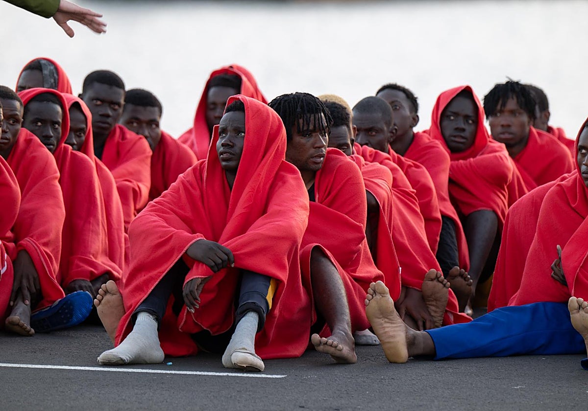 El Gobierno aprueba un crédito de 22 millones de euros para la atención de menores inmigrantes en Canarias, Baleares, Ceuta y Melilla