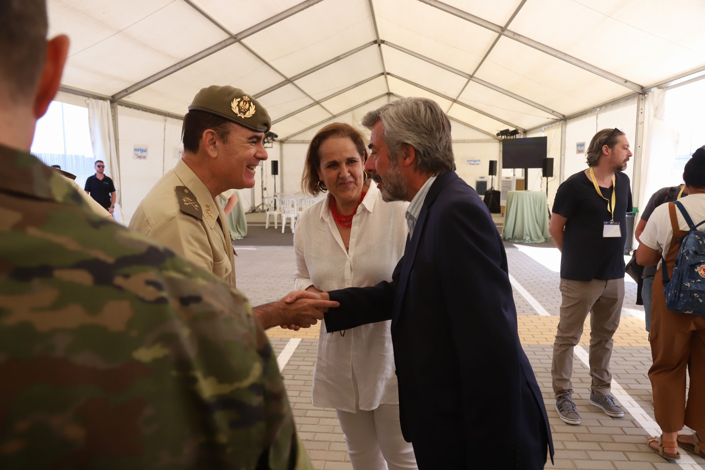 Las imágenes de la entrega de la urbanización de la Base Logística del Ejército en Córdoba