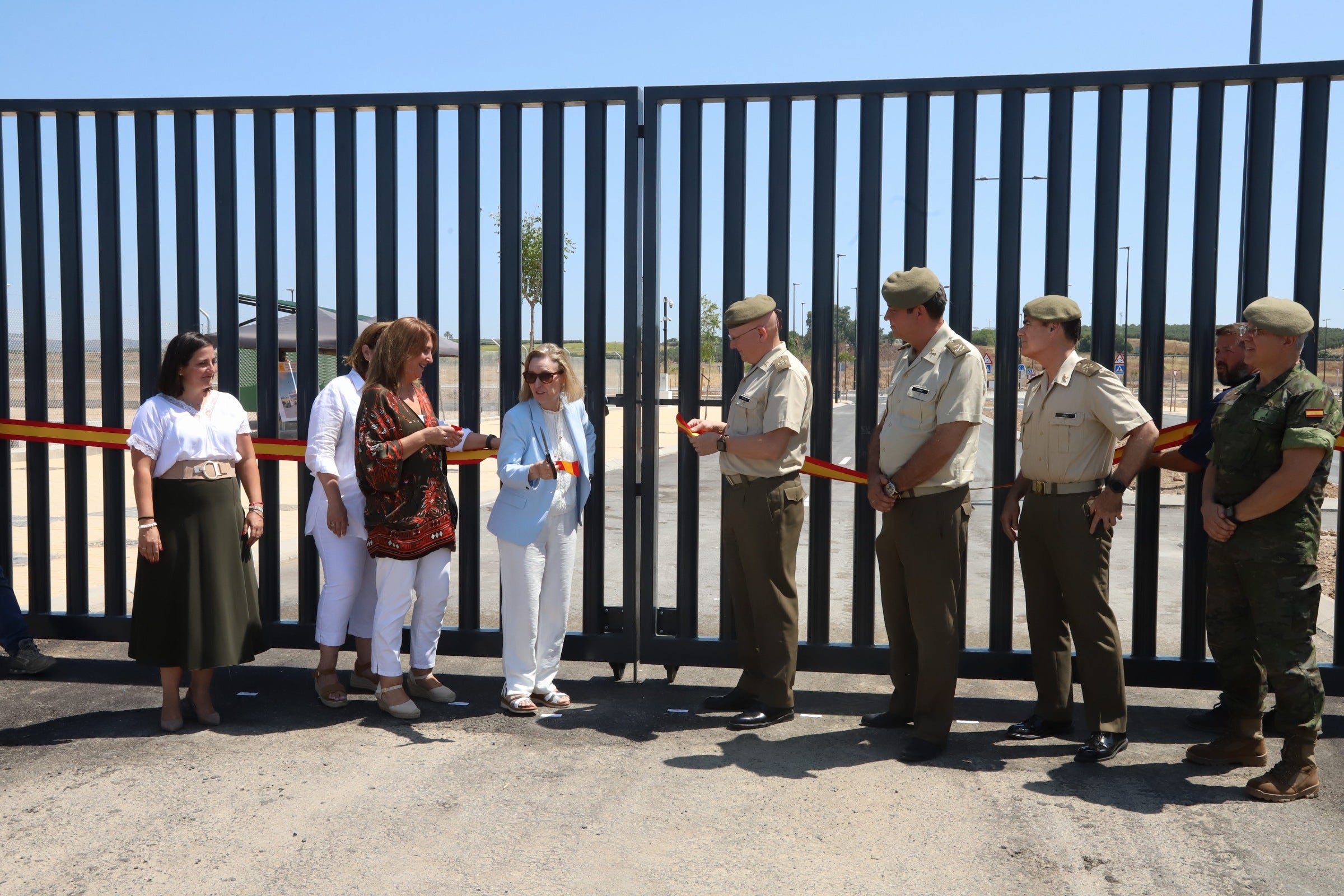Las imágenes de la entrega de la urbanización de la Base Logística del Ejército en Córdoba