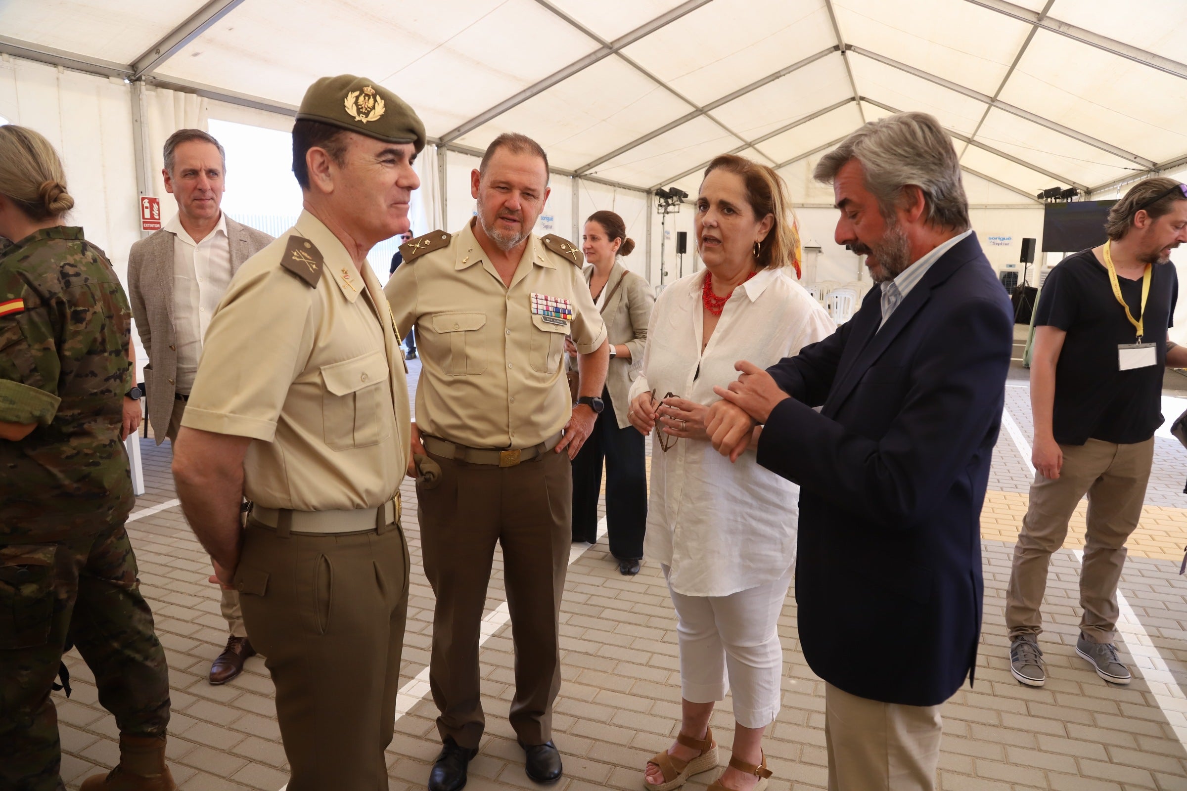 Las imágenes de la entrega de la urbanización de la Base Logística del Ejército en Córdoba