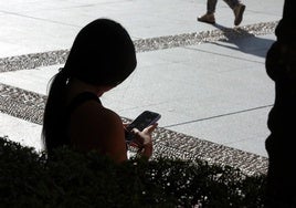 Detienen a un joven de 17 años por 'sextorsión' a menores en Córdoba a las que exigía fotos y vídeos sexuales por una red social