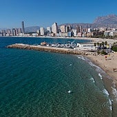 Benidorm reabre al baño la playa del Mal Pas tras los análisis que confirman la buena calidad del agua