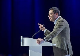 Juanma Moreno critica que una andaluza como María Jesús Montero sea la «autora intelectual» de la ruptura de la igualdad entre españoles