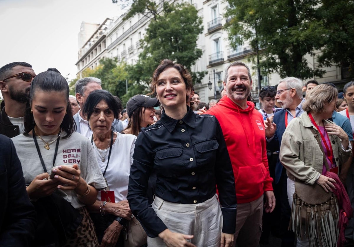 Isabel Díaz Ayuso, en el concierto de la Hispanidad de 2024, con Manuel Turizo como protagonista