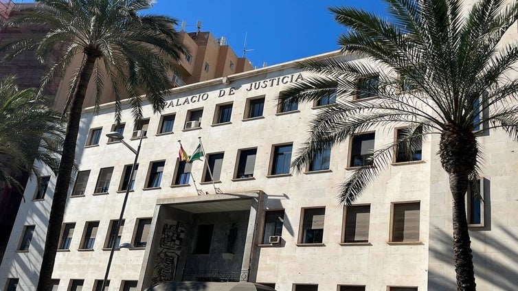 Va a prisión 17 años por atropellar a sus antiguos suegros para intentar matarlos en un garaje de Almería