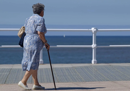 Canarias cierra sus centros de mayores ante las altas temperaturas