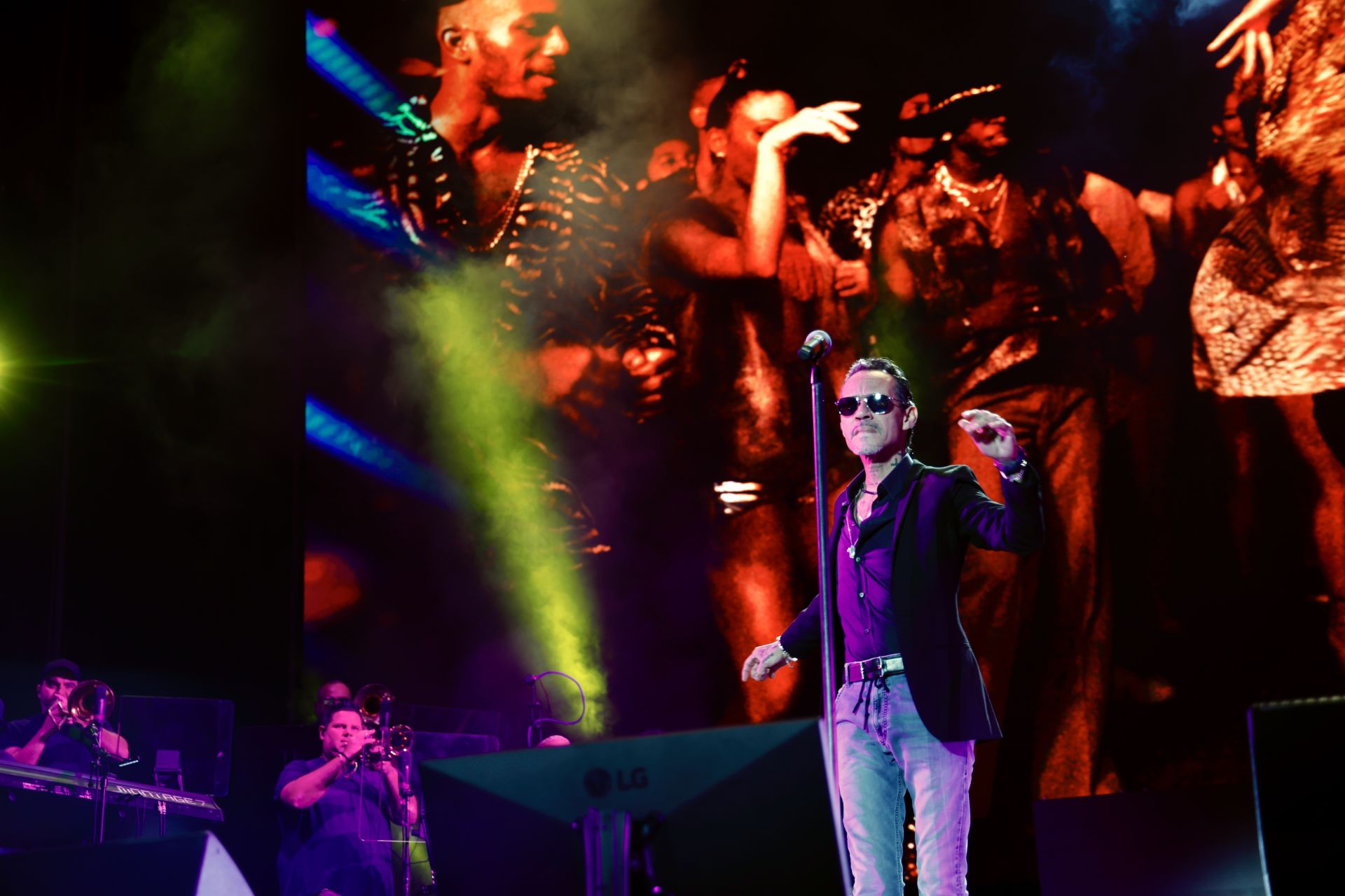 Marc Anthony hace vibrar a Simancas con sus ritmos latinos