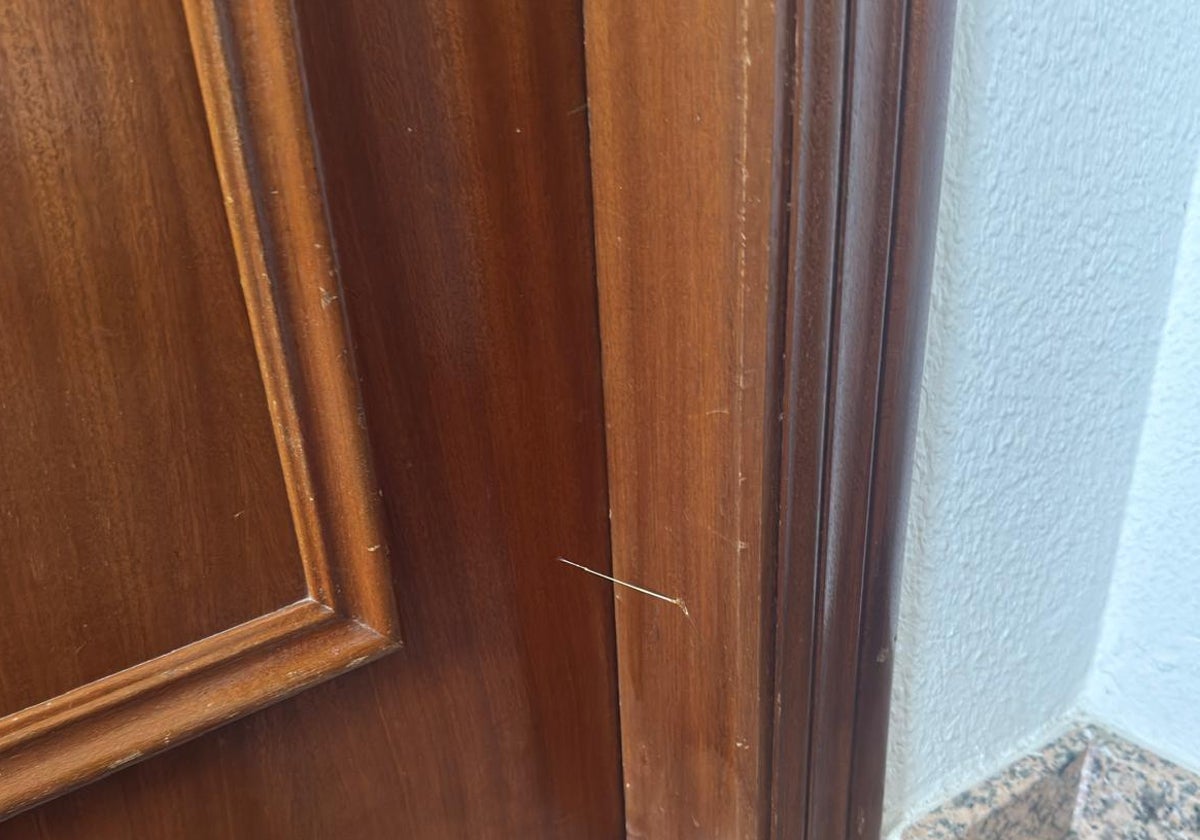 Hilo de silicona para marcar la puerta de una casa