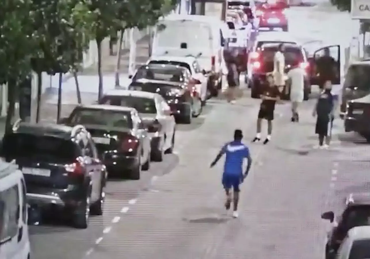 Un momento de la pelea que se produjo en Loja en la madrugada del domingo 20 de julio