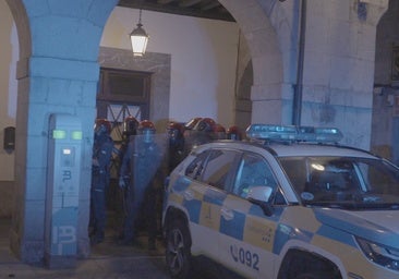 Bildu señala un «despliegue excesivo» de la Ertzaintza tras el asalto violento a una comisaría en Guipúzcoa