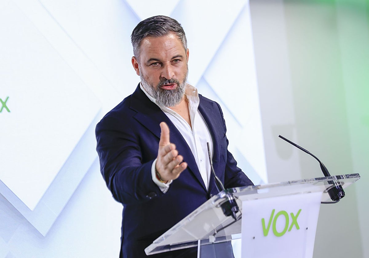 El presidente de Vox, Santiago Abascal, en una rueda de prensa en la sede de su partido