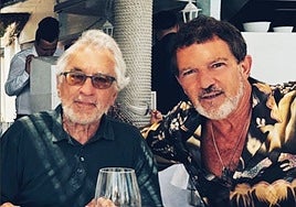 Antonio Banderas y Robert de Niro celebran su reencuentro en este restaurante de Marbella: «Disfrutando con intensidad»