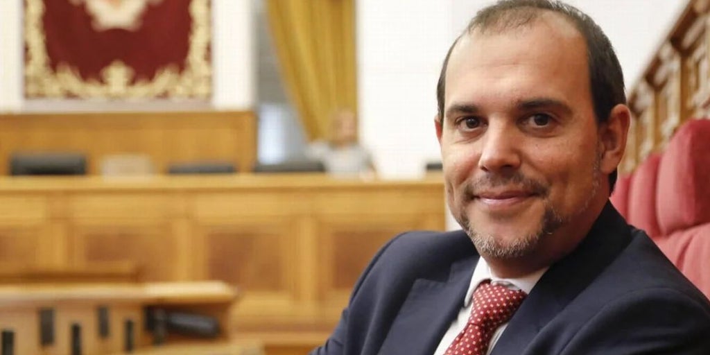 Bellido resalta la aprobación del Estatuto y que la mitad de las leyes hayan salido «con consenso de PSOE y PP»