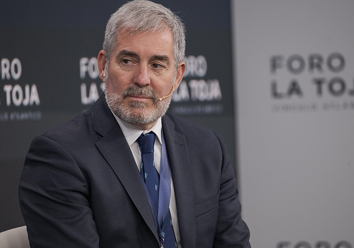 El presidente de Canarias, Fernando Clavijo, durante el Foro La Toja, a 4 de octubre