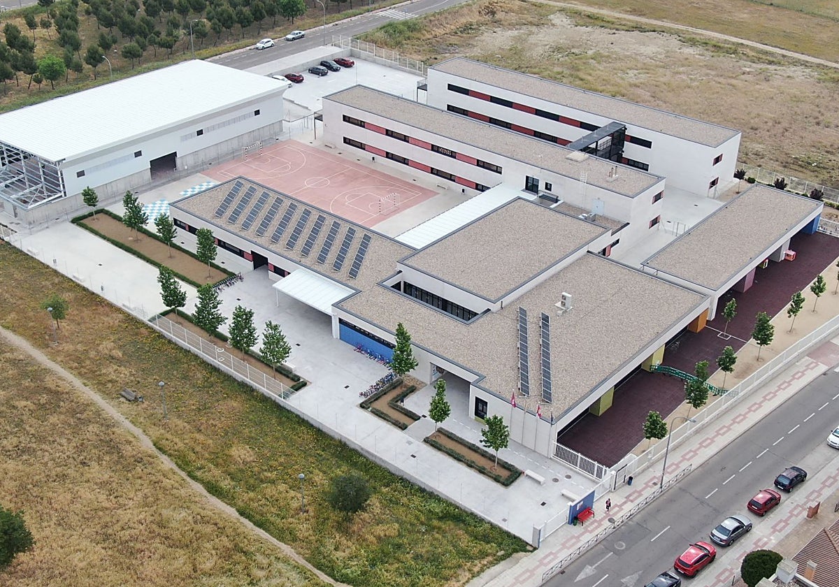 Plazas solares en el colegio público Rosa Chacel de Illescas