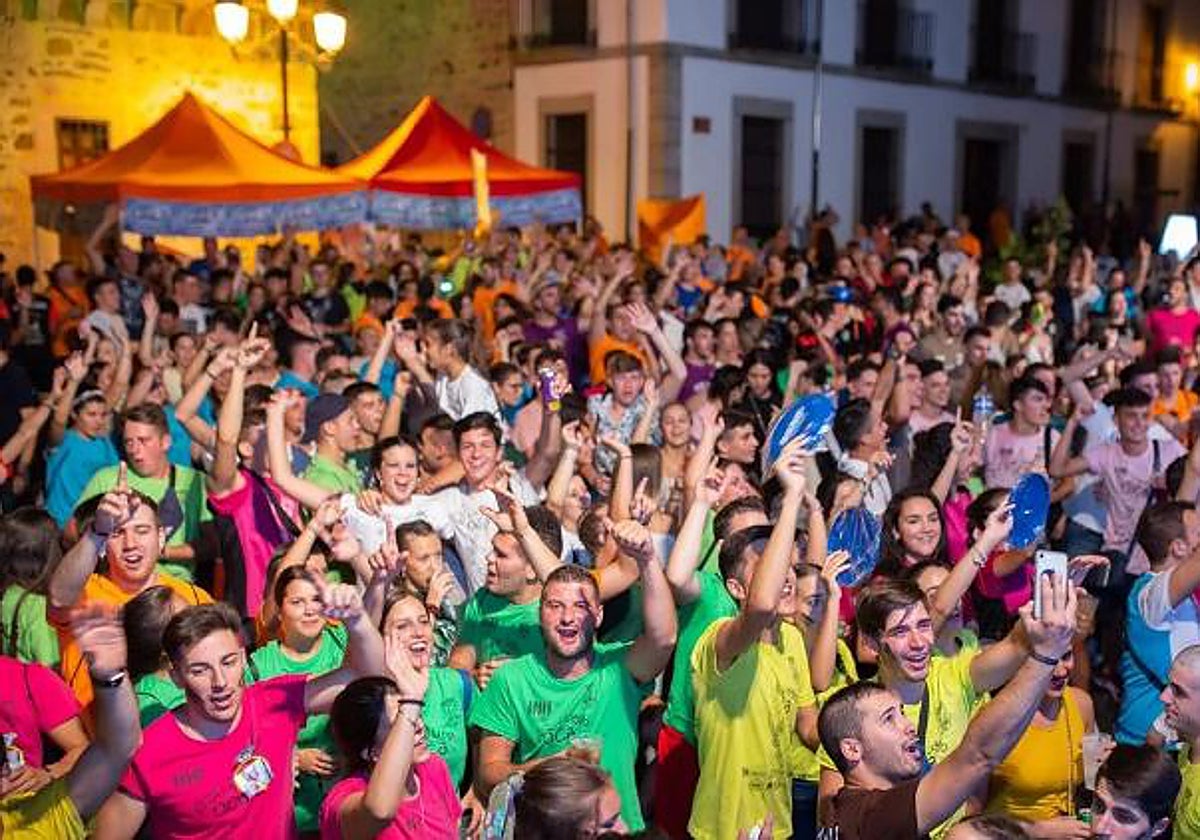 Jugadores de la antigua edición del Juego de la Oca